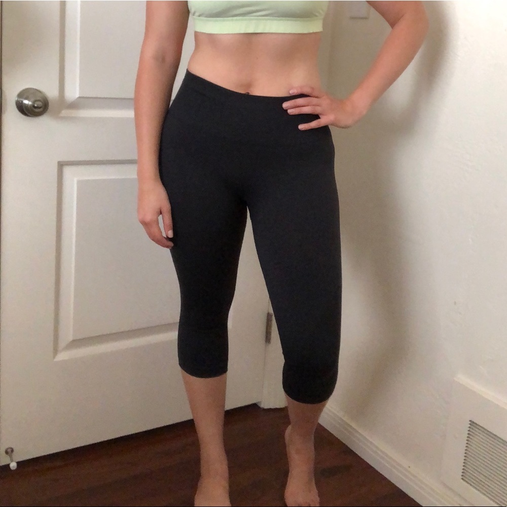 Lululemon cropped pants